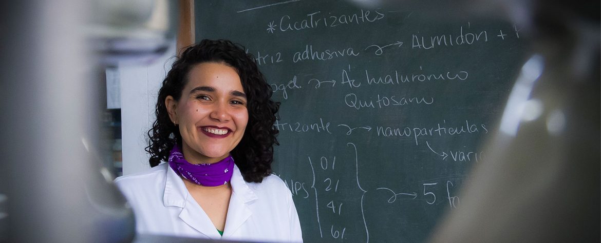 #10Abr Día Mundial de la Ciencia y la Tecnología Sofía Valentina Salazar @svalenquim , otra venezolana entregada a la ciencia, nos contó de su pegamento a base de almidón de yuca y de cierto cicatrizante en gestación. ✍️@Alejand56091491 📸@Kndy_Moncada lainventadera.com/2023/03/12/peg…