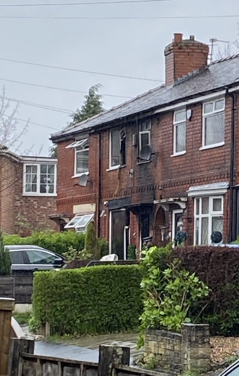 A house here in Kipling Avenue appears to have sustained serious damage in last night’s fire. There is charring to the bricks and smashed windows @MENnewsdesk