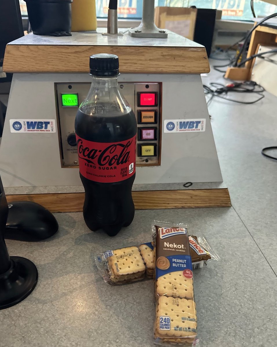 It’s that time of the week! I’ve got my winning snack combo to fuel me…it’s going to be a great show! I hope you’ll be tuning in! . . #talkradio #wbt #wfnz #sports #nekots #lancesnacks #cokezero