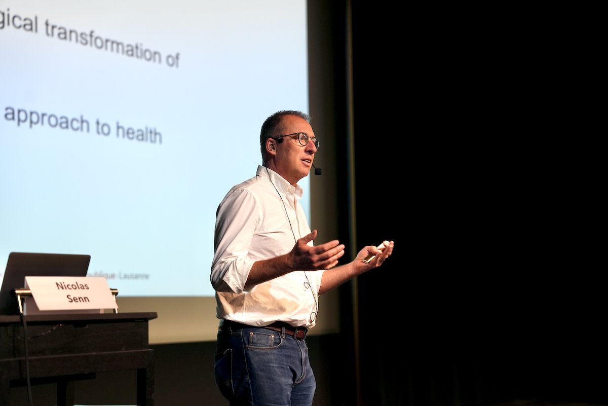 Nicolas Senn (@unil) states that our current #healthcare economic models are NOT compatible with #sustainability and #NetZero. 'To achieve #ecological transformation, #decarbonization is important, but we also need to develop alternative models of care' 🏥 #SGCD24