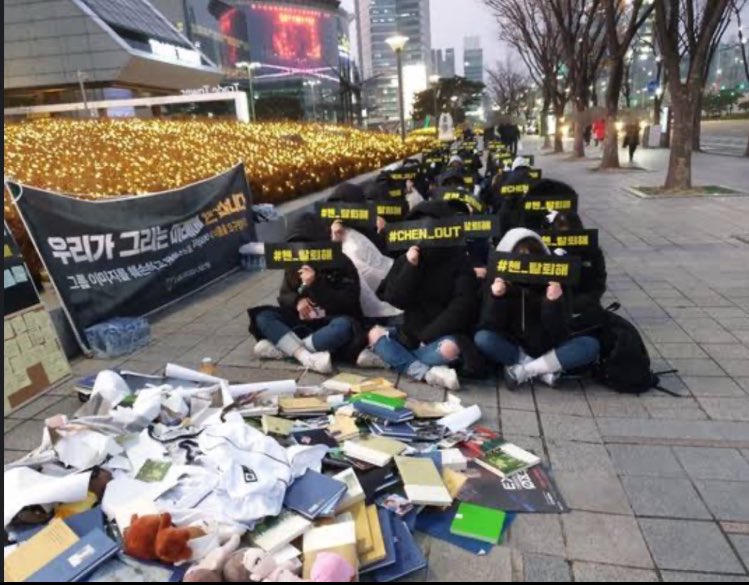 bgtangaggedme's tweet photo. I still remember when exols protested infront of SM just because one member married and his wife became pregnant😭😂 https://t.co/u8jJxkAxRm