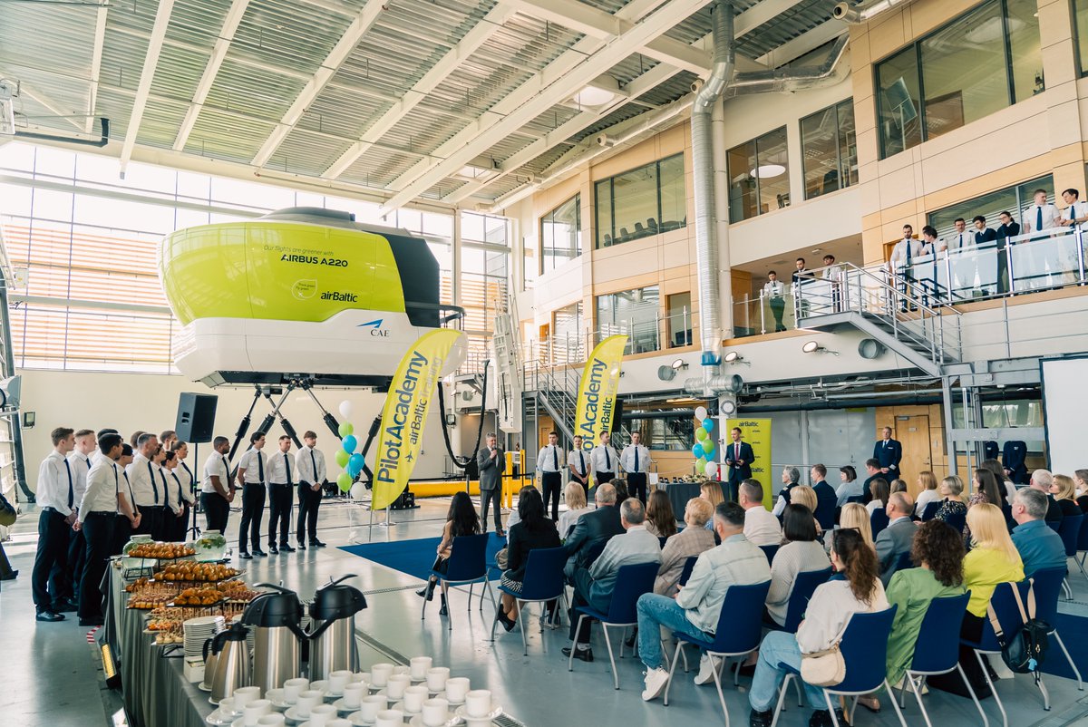 Today is a great day to celebrate - airBaltic Pilot Academy students have completed their studies and are ready to initiate their new chapter as commercial pilots 🥳✈️ In addition, 16 new students have begun their studies! Now only onwards and upwards ✨