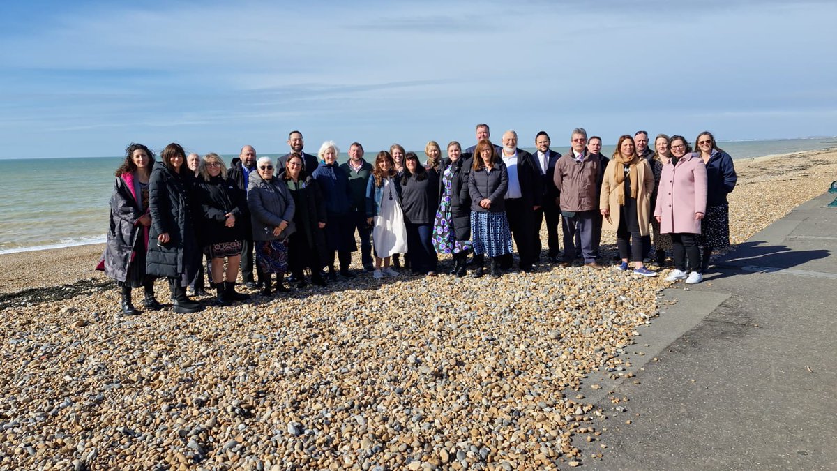 Day 2 of our Conference was a success! From sessions on mindfulness and self-care with Jessica Overlander-Kaye to critical thinking with Glenn Bezalel, our heads explored various aspects of leadership and community impact. Thank you to all our speakers for an enlightening day!