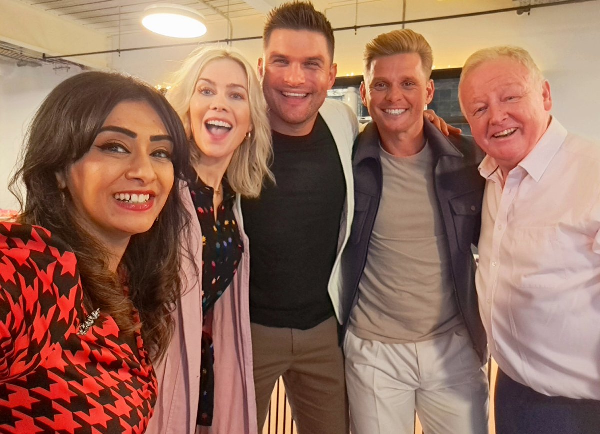 What a fun-filled day filming #weakestlink with these fabulous hearts! ❤🧡💛🧡❤ I couldn't have asked for better teammates! 🥰 and @RomeshRang- what a gent! Thanks all for your delicious company 🙏...back to the day jobs folks! 🤪🥳