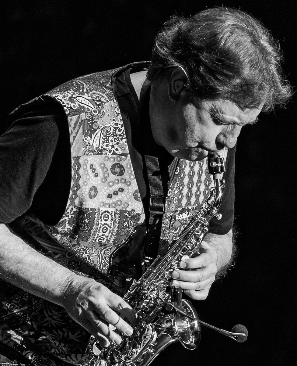 totothemselves (@totothemselves) on Twitter photo Happy #WarrenWednesday, y'all! Did you know that Warren has a killer solo record available on streaming services? Just search "Warren Ham" in Apple Music or Spotify and give a listen! <a href="/warrenham/">Warren Ham</a>
#dogzofoz #dogzofoztour #dogzofoztour2024 #totolive #toto #tototour Happy #WarrenWednesday, y'all! Did you know that Warren has a killer solo record available on streaming services? Just search "Warren Ham" in Apple Music or Spotify and give a listen! <a href="/warrenham/">Warren Ham</a>
#dogzofoz #dogzofoztour #dogzofoztour2024 #totolive #toto #tototour