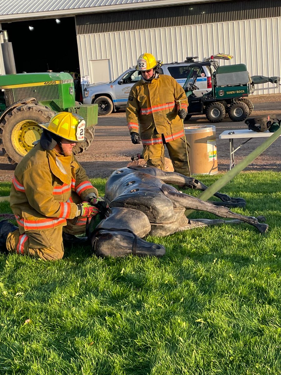 FarmMedicine's tweet photo. Agriculture is a hazardous industry with many undocumented injury events. Surveillance measures are critical for guiding prevention programs. #farmworkersafety https://t.co/LNBF9RynxL https://t.co/CgrVhjTfDw
