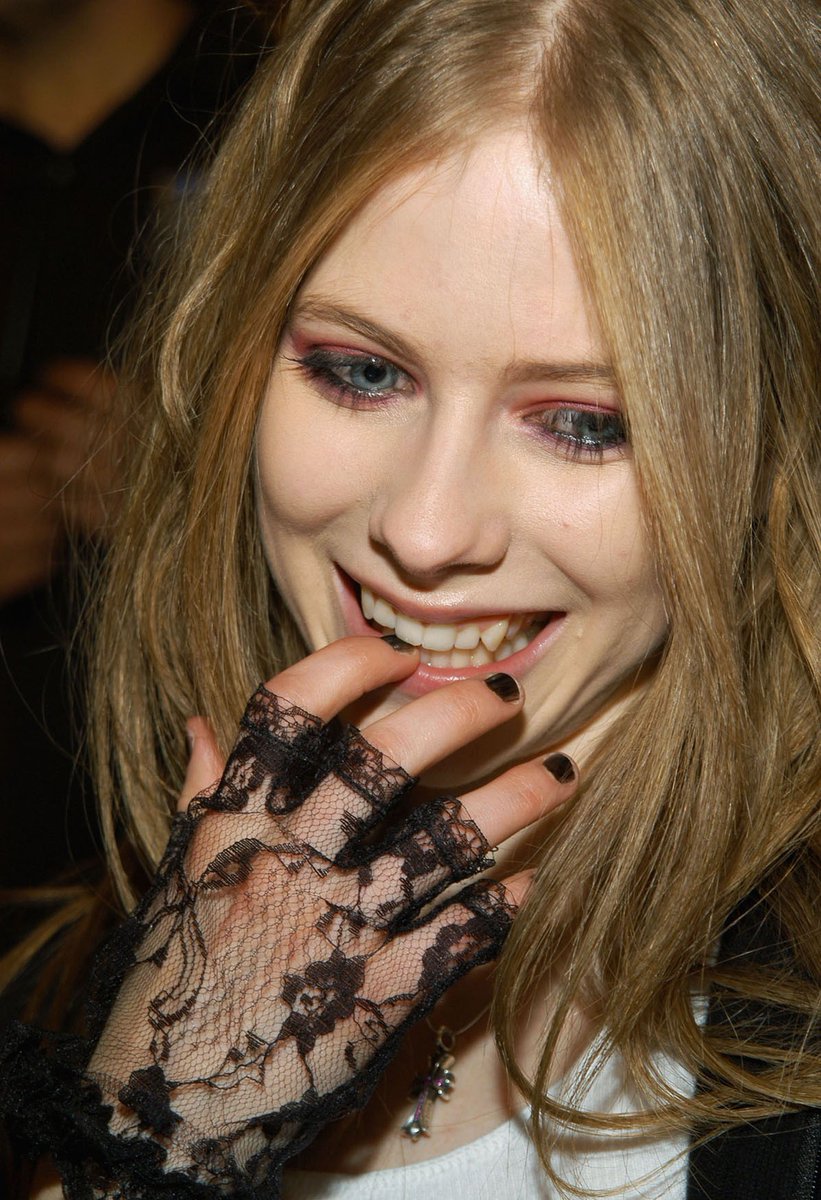 AvrilLavigneSpa tweet picture