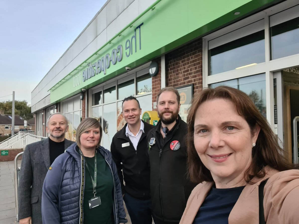 A huge win for shopworkers like Gavin and his team in Clifton @mycoopfood 🛒

Nobody should feel threatened at work, and I hope this will help end violence against shopworkers once and for all. Congratulations to @CoopParty, @AlexJJNorris and @UsdawUnion for making this happen!