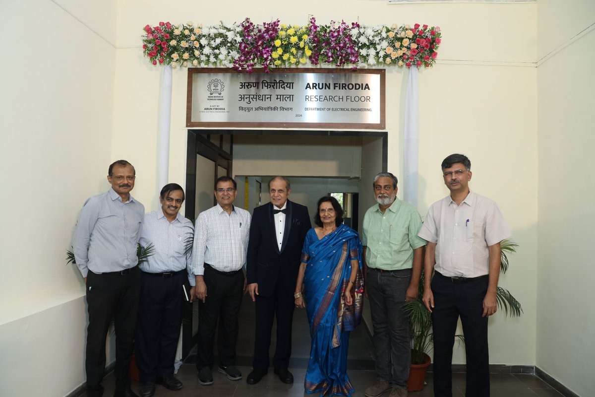 IITB has signed a MoU with Distinguished Alumnus Mr. Arun Firodia to support strategic initiatives and establish the 'Arun Firodia Research Floor'. A big thank you to Mr. Firodia for his generosity and vision for his alma mater! @TheKineticIndia @Ajinkyafirodia @SulajjaFirodia