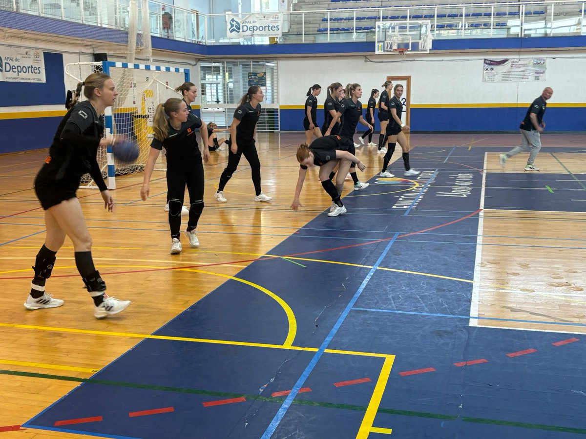 #RincóndelaVictoria es deporte. Esta semana hemos acogido a la Selección Nacional de Holanda de Balonmano Femenino y ya se está celebrando el Campeonato de Andalucía de Baloncesto Junior con la participación de los 16 mejores equipos de nuestra comunidad. 
¡Lleno de Vida!
