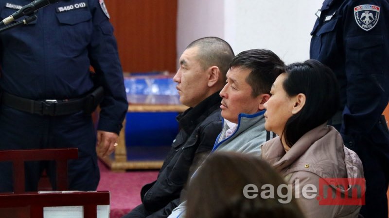 1998.оны ам зураг өндөр намын харьцаа царай төрх бол яг л байгаан..! Монголын хууль цагдаа прокурор шалгаад гурван шатны шүүхээр гэм буруутайг нь тогтоочихсон алуурчдыг зүгээр л суллачихсан..! Одоо энэ хэргийг нууцаас ил гаргаж сонгууль бүрээр МАН-ын хувьдаа ашигладаг хэрэгсэл…