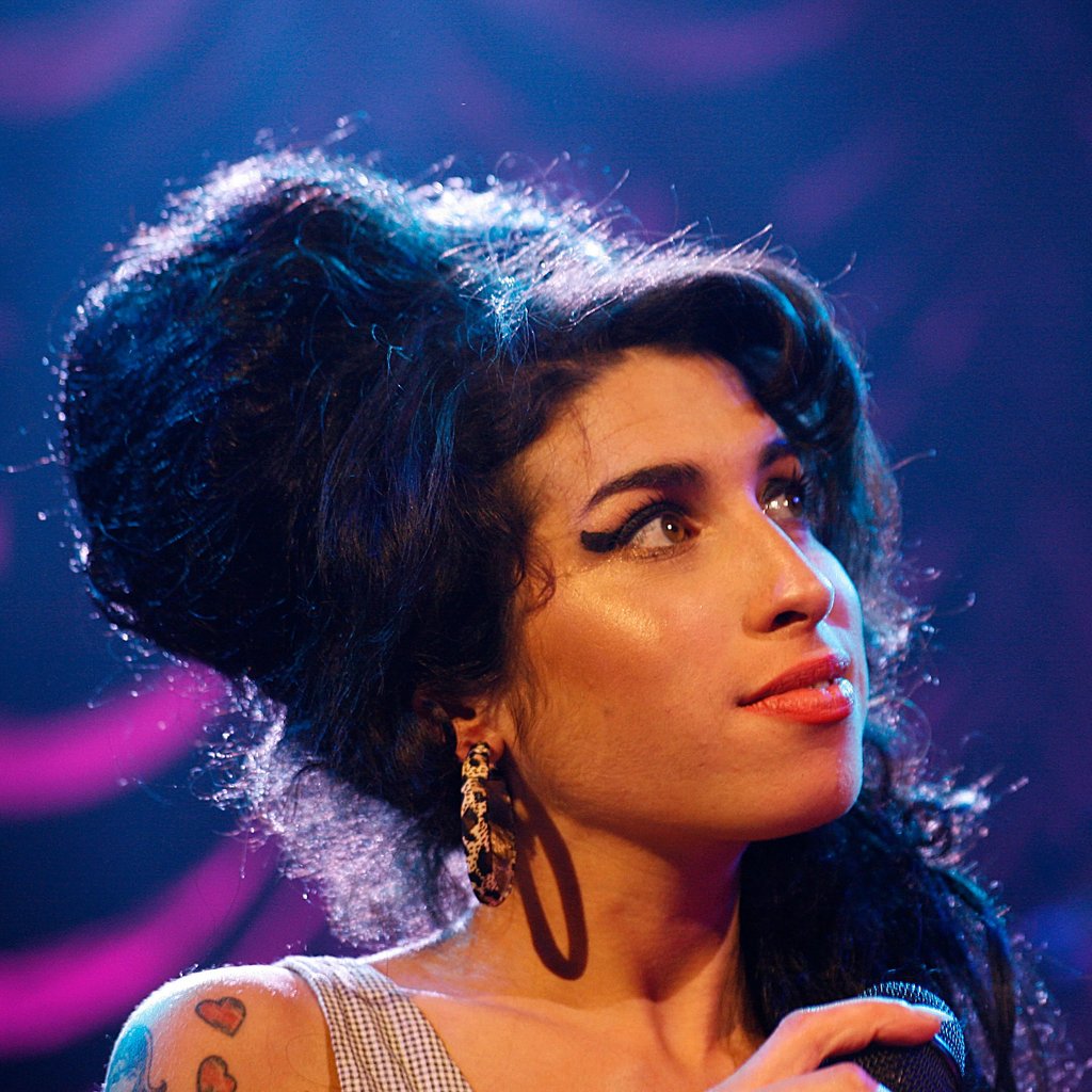 Around 18 years ago, award-winning journalist @PeterAlanRoss interviewed Amy Winehouse in Glasgow. It turned out to be protracted, poignant and darkly prophetic. Read the article ➡️ list.co.uk/news/44859/whe…