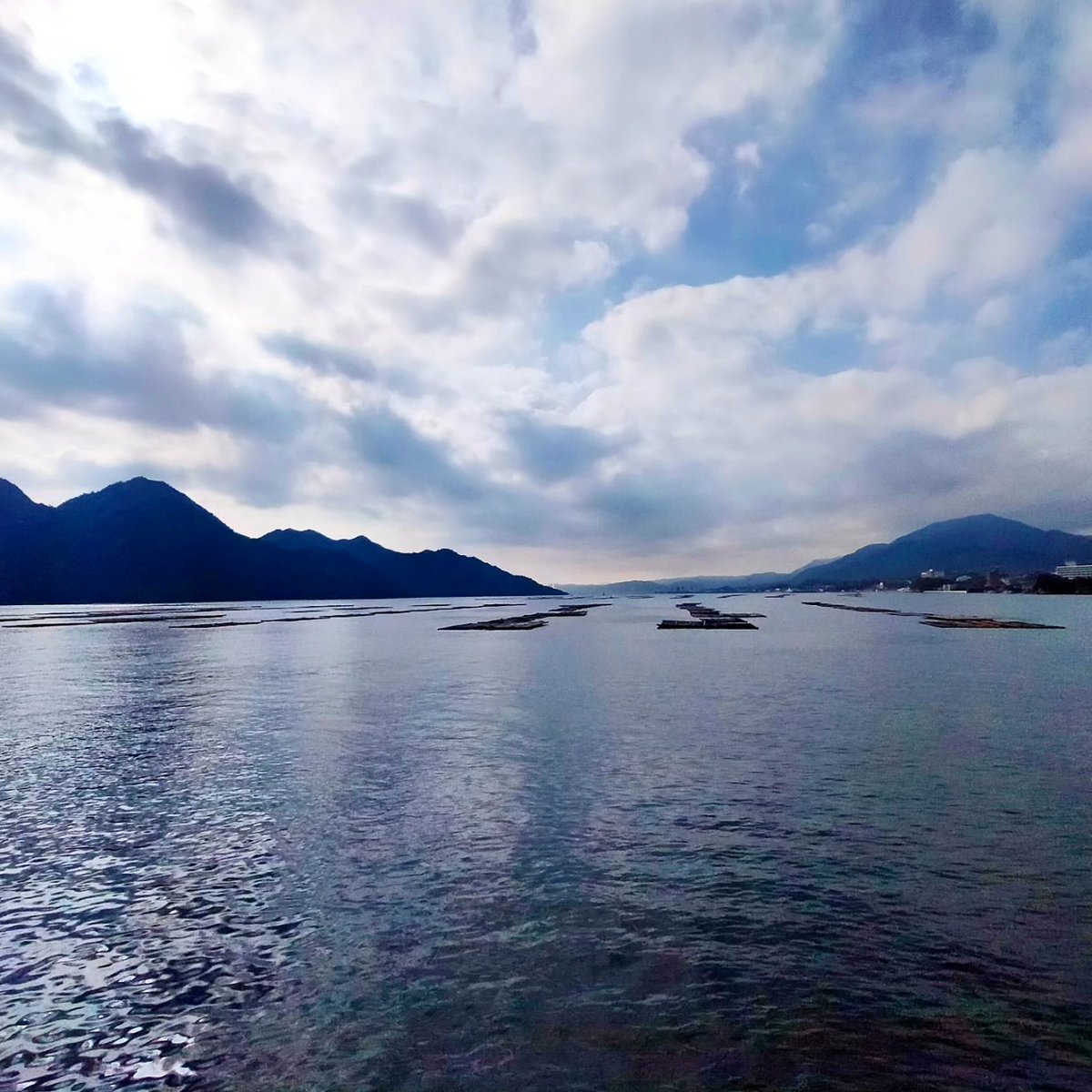 〈Go to Hiroshima〉
Itsukushima Shrine on Miyajima from the boat.

#miyajima #itsukushimashrine #shrine
#japan #japantravel #traveljapan #japantrip #japanphoto
#travel #trip #traveler
#japantour #日本旅行  
#hiroshima #hiroshimatrip #hiroshimajapan #広島 #宮島 #厳島神社