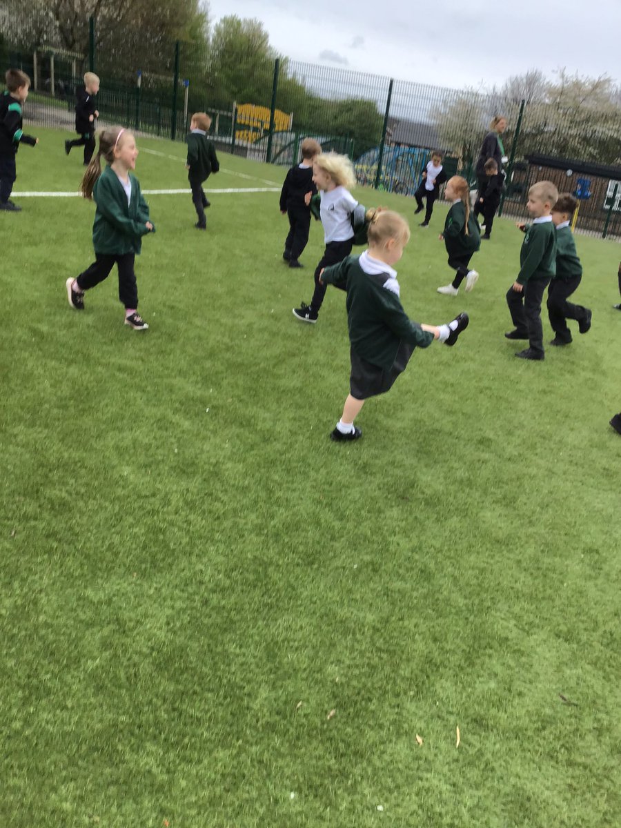 We loved the weather being a little better this morning to do some outside PE! It was great to have so much space! @TeamPastoral @OrchardPrimaryA