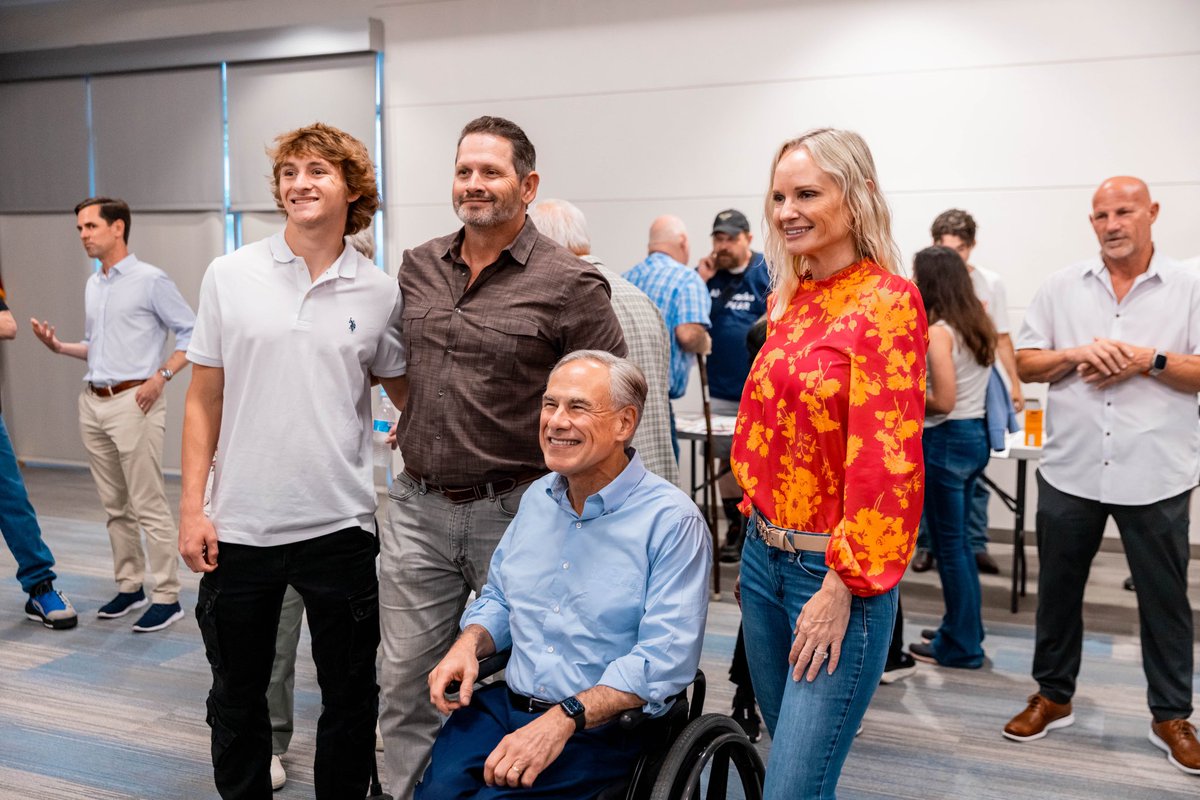 Proud to support @AlexKamkarTX yesterday at his door-knock kickoff in Alvin. Alex will work with me to secure our borders, expand school choice, and build a stronger Texas. He’s the conservative fighter that House District 29 needs.