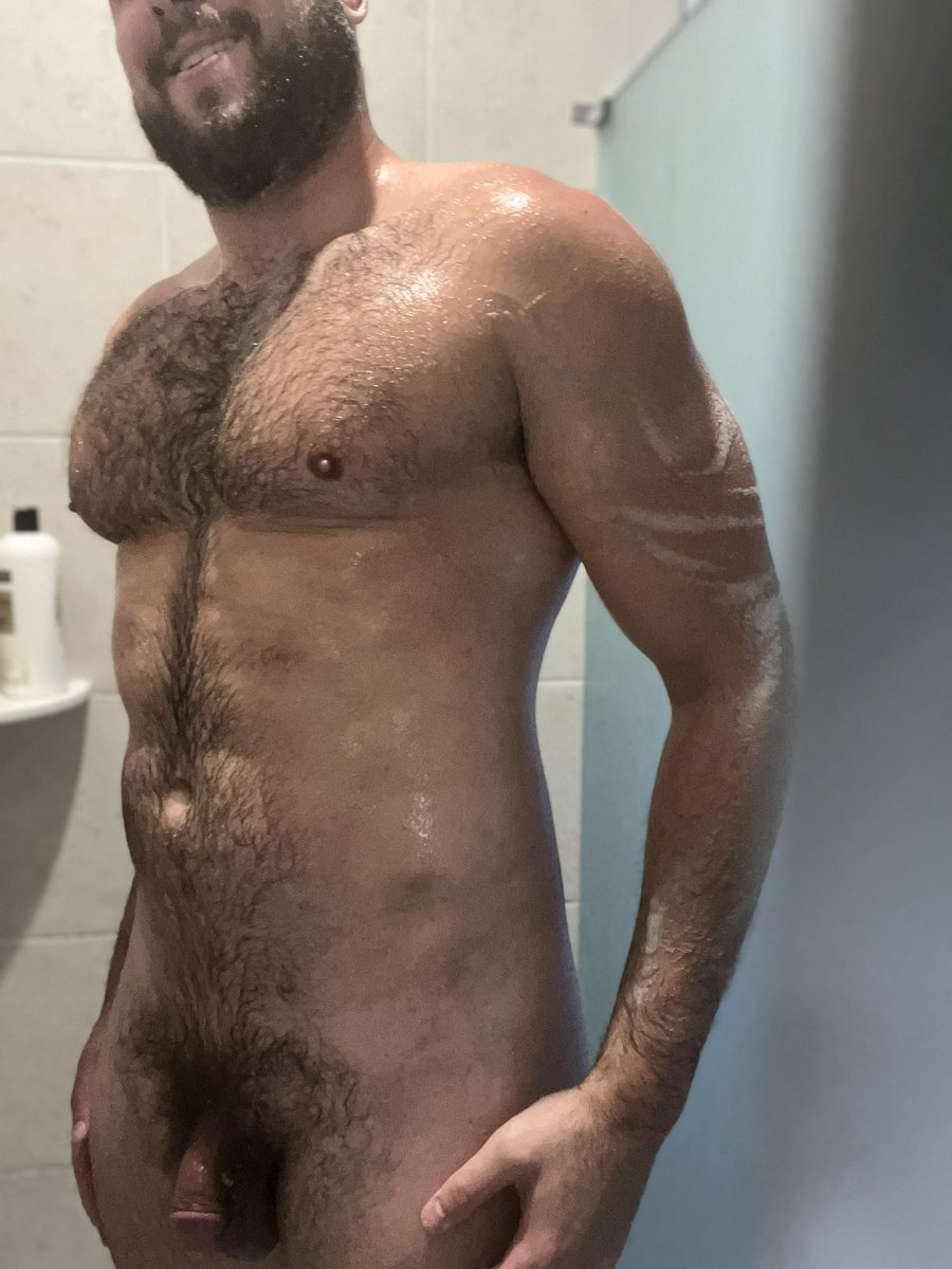 Come on in 😈🚿 #gayjock #chaser #hairy #hairyjock #hairygay #hairymuscle #cum #cock #fuck #gaycouple #chubchaser #chubbychaser #otter #slimforchubby #chaser4bear #chaser4chub #beardedgay #gaybears #gaychaser #findom