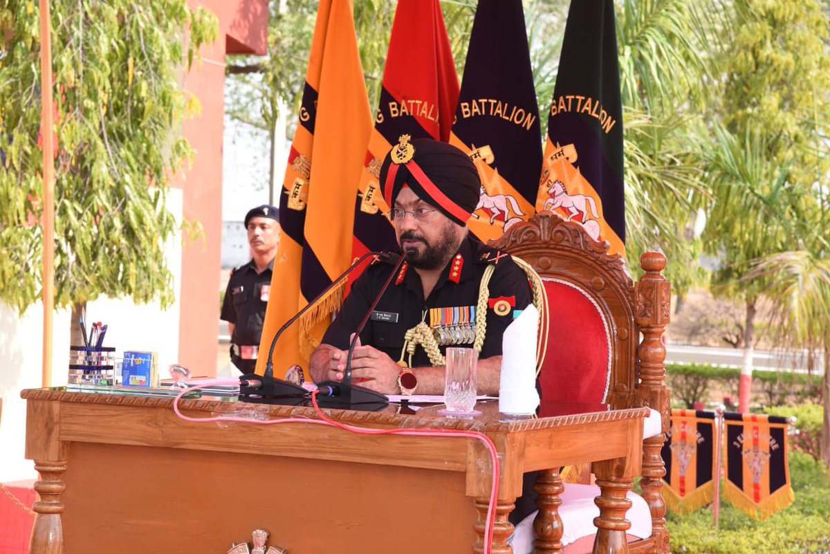 Lt Gen JS Sidana, #DGEME & Senior Colonel Commandant #EME, visited  3EME Centre, #Bhopal & Eagle Units of #SudarshanChakraCorps. The General interacted with all ranks emphasising on Future Readiness of #CorpsofEME &  commended all for excellent training & administrative standards