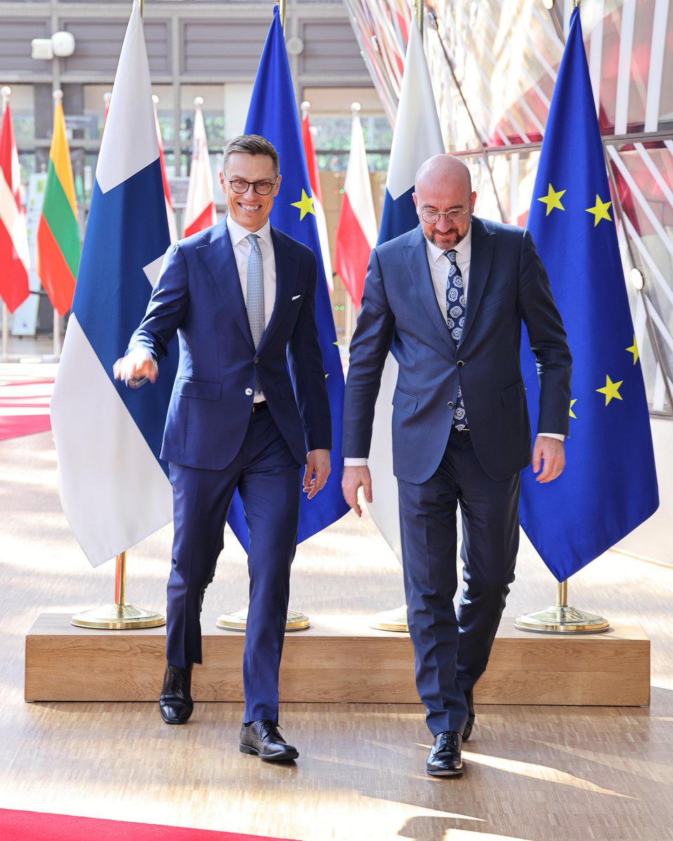 Presidentti @AlexStubb  ja Eurooppa-neuvoston puheenjohtaja @CharlesMichel keskustelivat tapaamisessaan Euroopan turvallisuudesta.