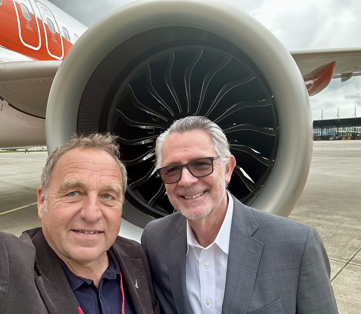 #CEOinterview with Gaël Méheust from @CFM_engines yesterday at Airbus in Finkenwerder. So far, the LEAP engines have flown 14 million hours, did 20 million cycles and 22.000 LEAP engines has been sold. My interview soon throughout my global media network. 

@Airbus