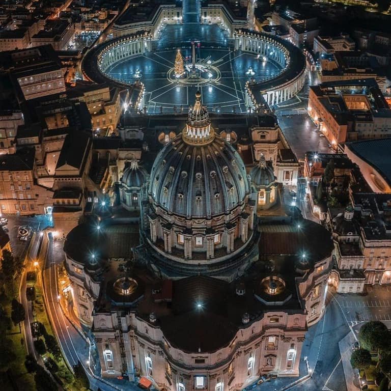 Vista superior de la ciudad del Vaticano en Roma, Italia #arquitectura