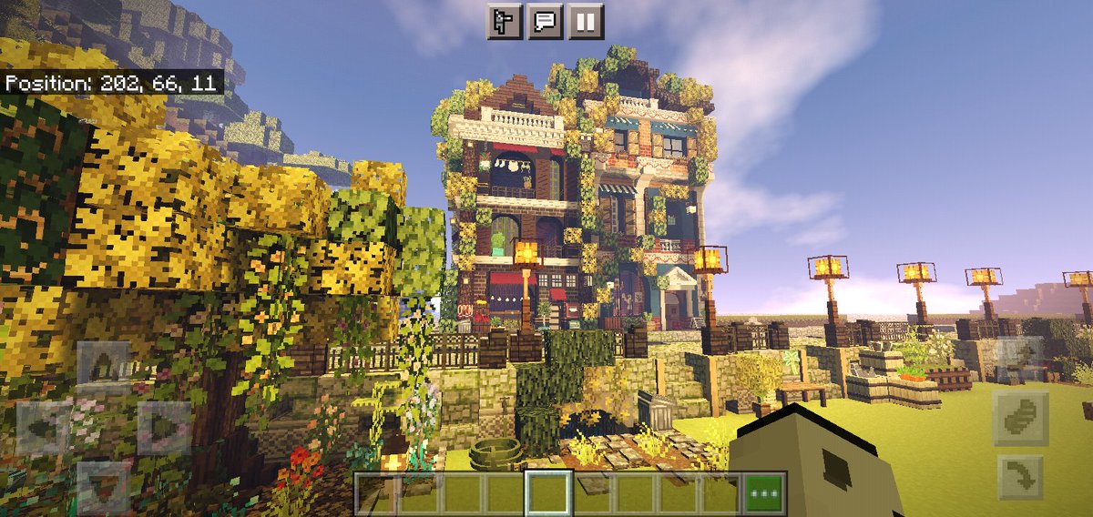 Daylight_Fought's tweet photo. Uncontinued builds from the old worlds 

#Minecraftbuilds #Mcpe #Cocricot #aesthetic https://t.co/RZt6Kz11TI