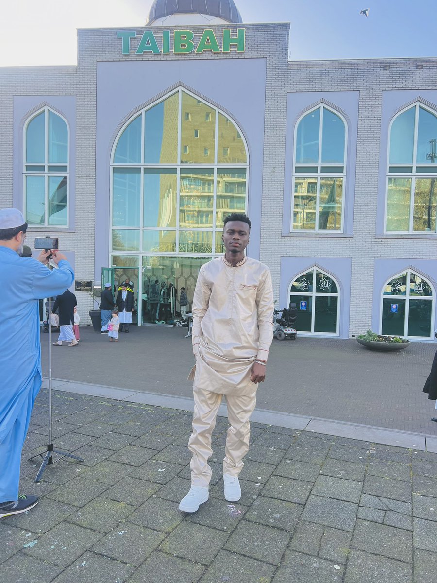 med__jr's tweet photo. Happy Eid Mubarak Fam🙌🏾❤️ https://t.co/mB5ZkxHvXB