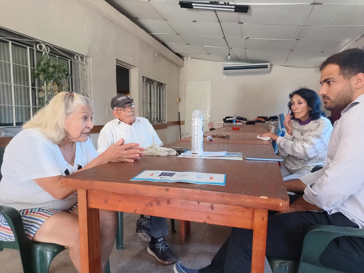 SubSecGobierno's tweet photo. Nos reunimos con parte de la comisión directiva del Centro de Jubilados "Volver a Empezar"🕊
Conversamos sobre la situación actual de la institucion y coordinamos distintas actividades para realizar en conjunto este año!
@jaimemendezh 
@NigroFrancisco https://t.co/bhZbwaQPJ9