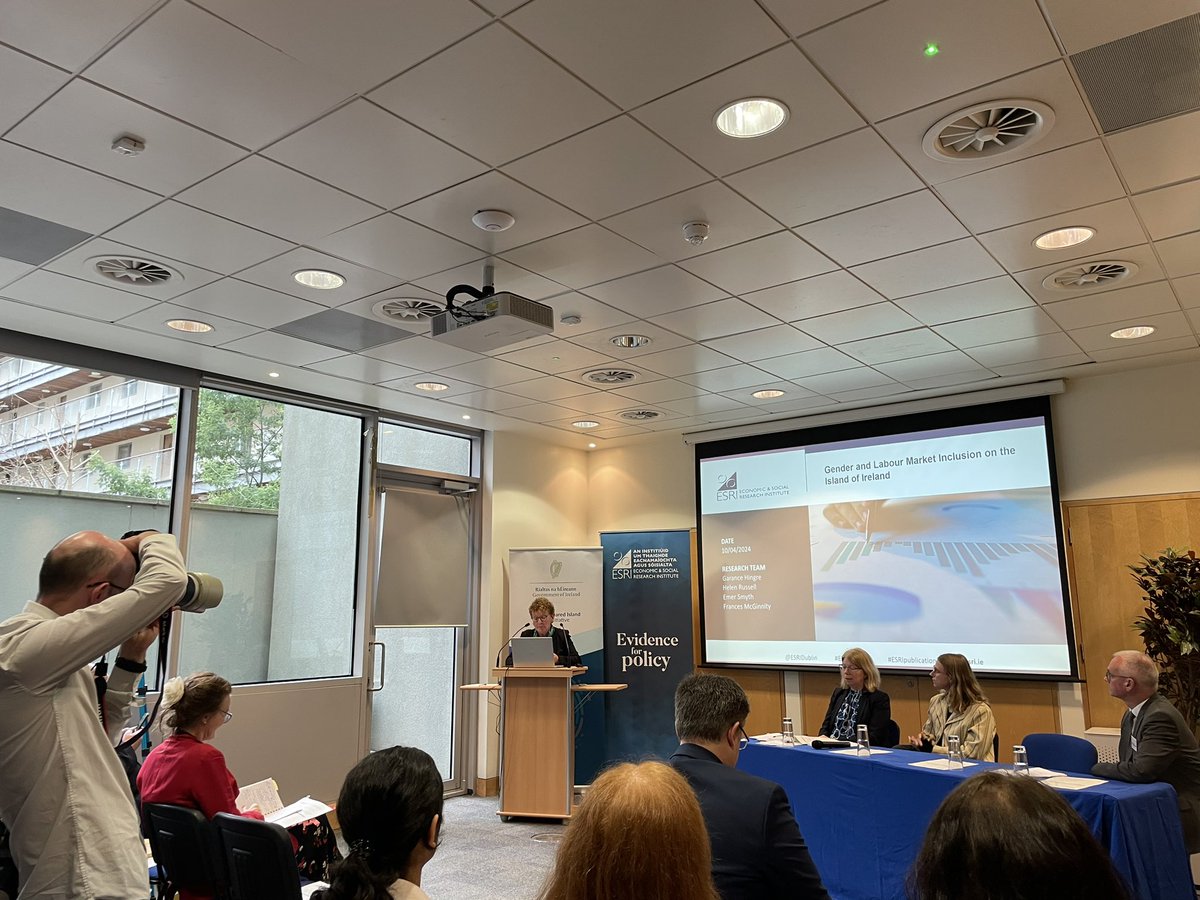 @ESRIDublin Director Prof Alan Barrett kicking off today's launch of #SharedIsland report on ‘Gender and Labour Market Inclusion on the island of Ireland’ with opening remarks from Anne Barrington, Chair of the Joint Research Programme Steering Committee.