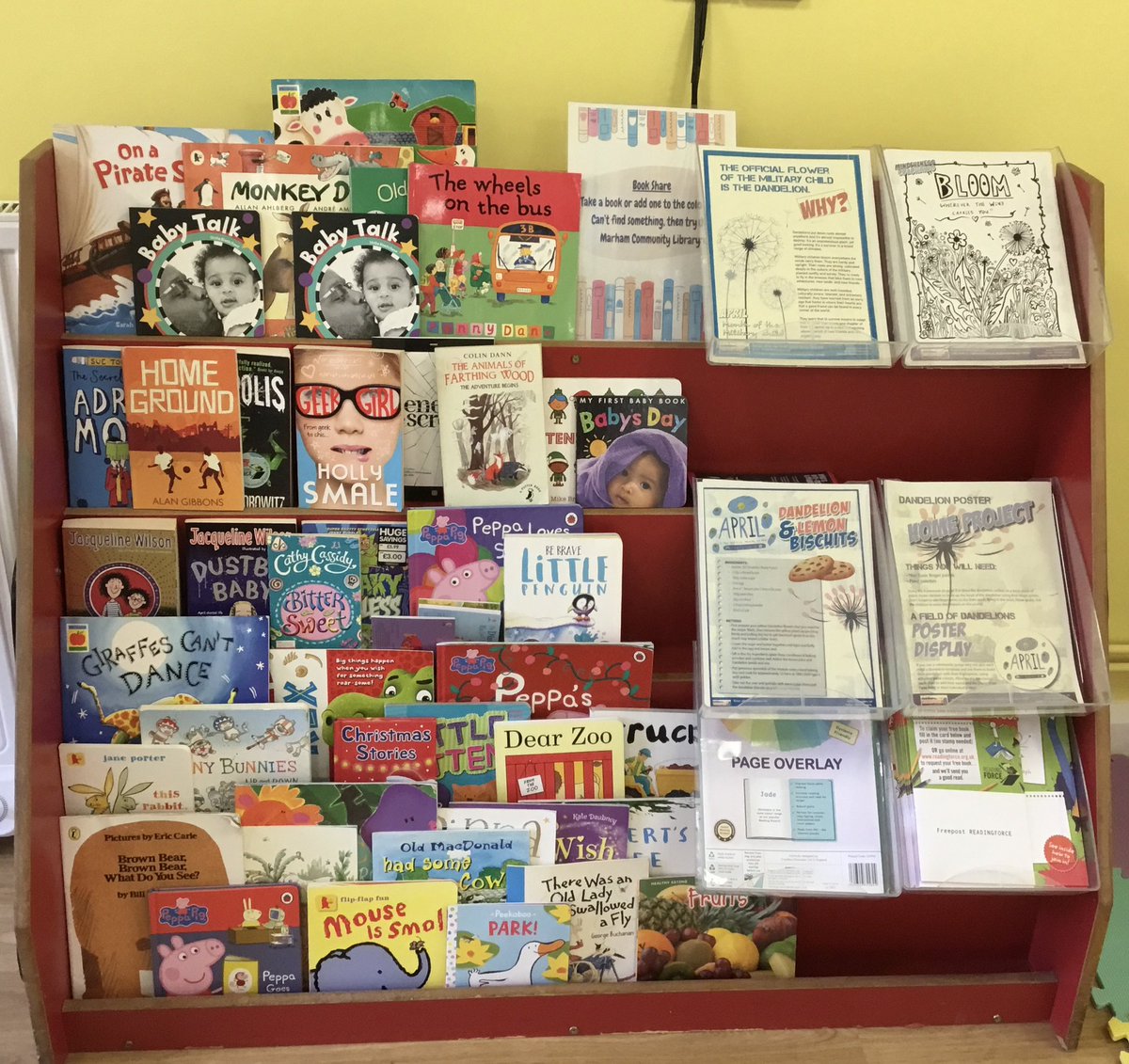 The book share and activity table in the hub (now located in the Sandringham Centre)  has been refreshed 🙂 

Since its the month of the military child, why not pop in a grab a Dandelion themed activity sheet 🌼 #militarychildmonth #bookshare #activitysheets