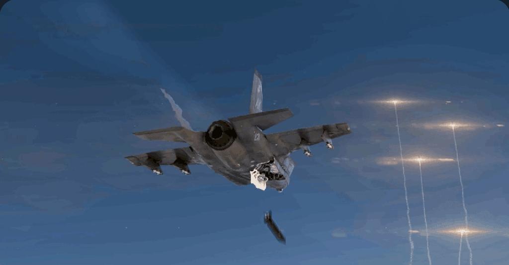 I love how Mako fits inside F-35's IWB. Can fire 6 of them in a single sortie