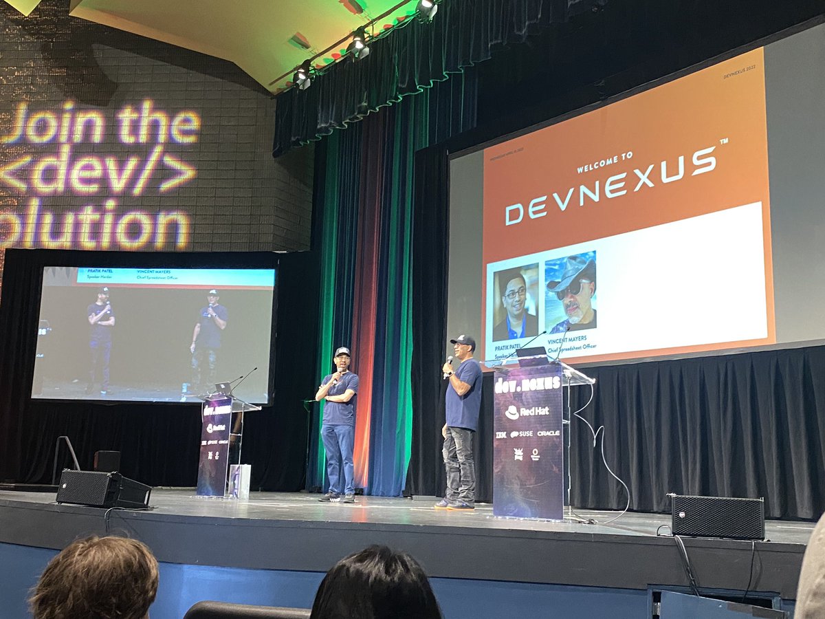 The great Neal Ford starting our day off at @devnexus! Proud that #Couchbase is a sponsor of the largest Java Ecosystem Conference #Developers 
#JavaDevelopers #DevNexus 

Come see my talk @ 4pm in A406 on how engineers can incorporate ethical data practices into our workflows.