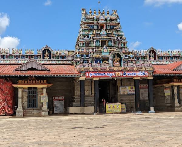 Sri Satchidananda Shivabhinava Nrisimha Bharathi Swamigal visit to nearby regions of Ramanathapuram in early 1900’s Nattukottai Chettiars gave 30000/- Rs through Kovilur Mutt,to reconstruct Sharadamba temple with sculptures.Acharyal gave go ahead & blessings for Jeernodharanam.🙏🏾