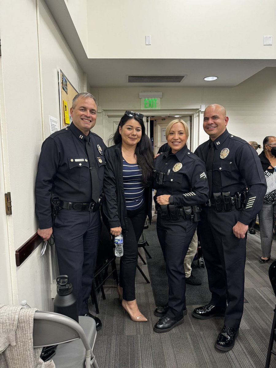 As @LAPD_Southwest provided info on reporting crimes online lapdonline.org/file-a-police-… and the myLA311 app for City Services, officers drove upon a shooting in progress. Their effort led to a great start to solve this crime. Community engagement and courageous service is what we do.