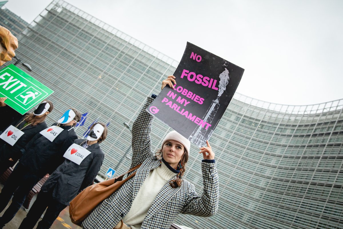 4/4 But there is still the chance the resolution can be put to the plenary later this month, if the @GreensEFA succeed in getting it on the agenda in Strasbourg. It would mark a historic moment and a clear signal that the EU wants #FossilFreePolitics