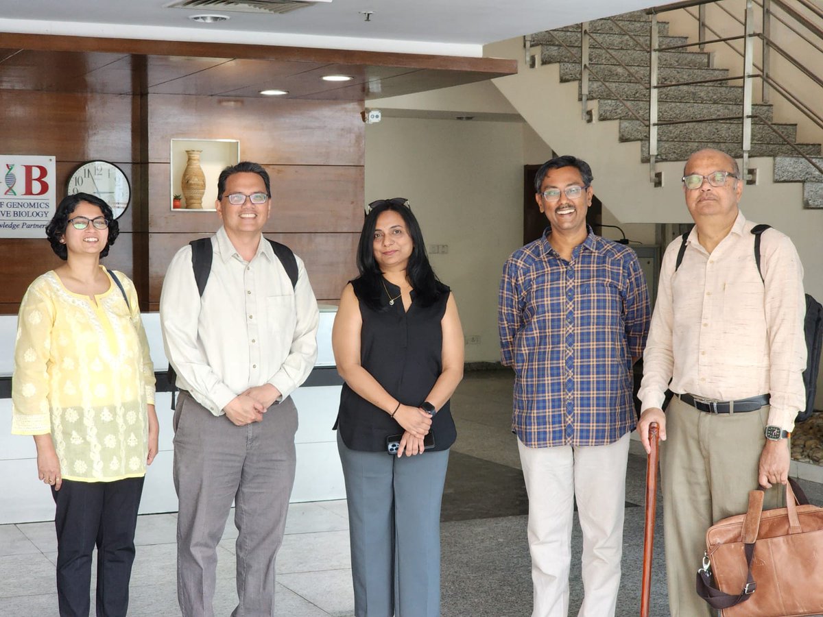 What an illuminating talk today on the dynamics of metabolic pathways in the first few hours of development in the mouse embryo by Utpal Banerjee (en.wikipedia.org/wiki/Utpal_Ban…). Thanks to @ShivNadarUniv for connecting up with @IGIBSocial