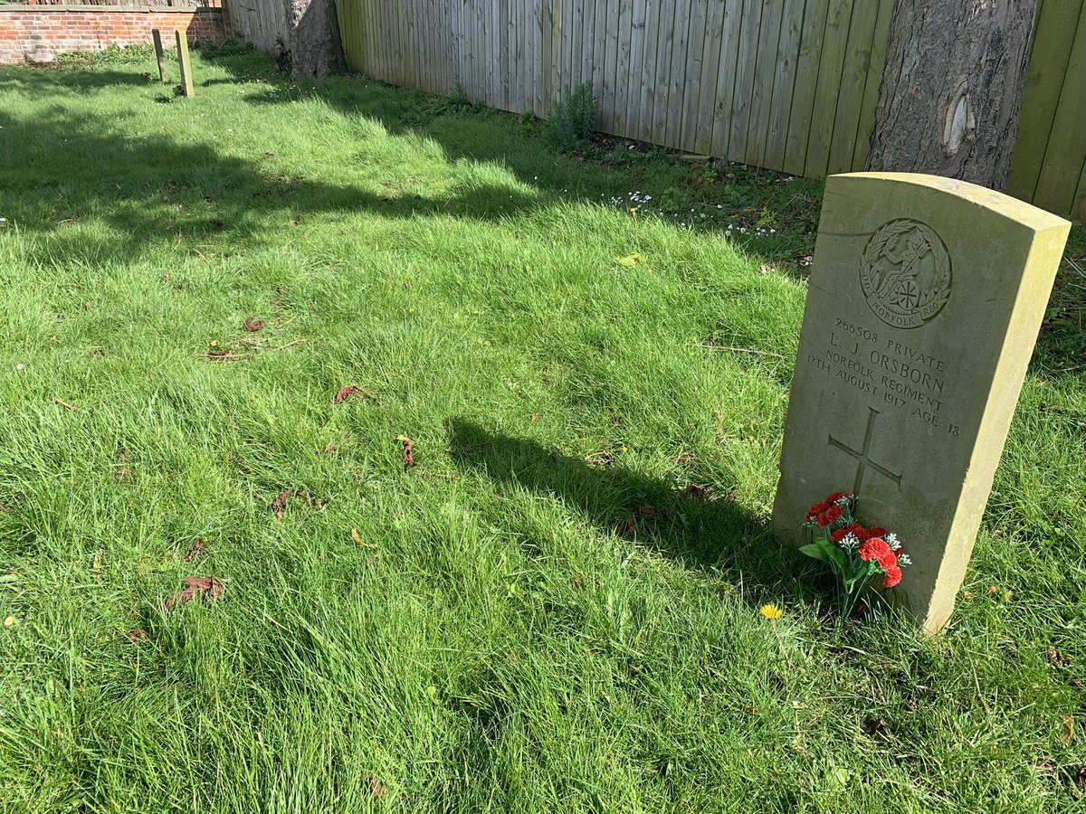 Unmarked grave (left of CWGC headstone) is where unknown stoker from SS Tangistan was buried in March 1915. His body was found off Flamborough. He was among 16 firemen signed on at Aden. I have their names, but we will never know who lies in Bridlington Cemy so far from home.