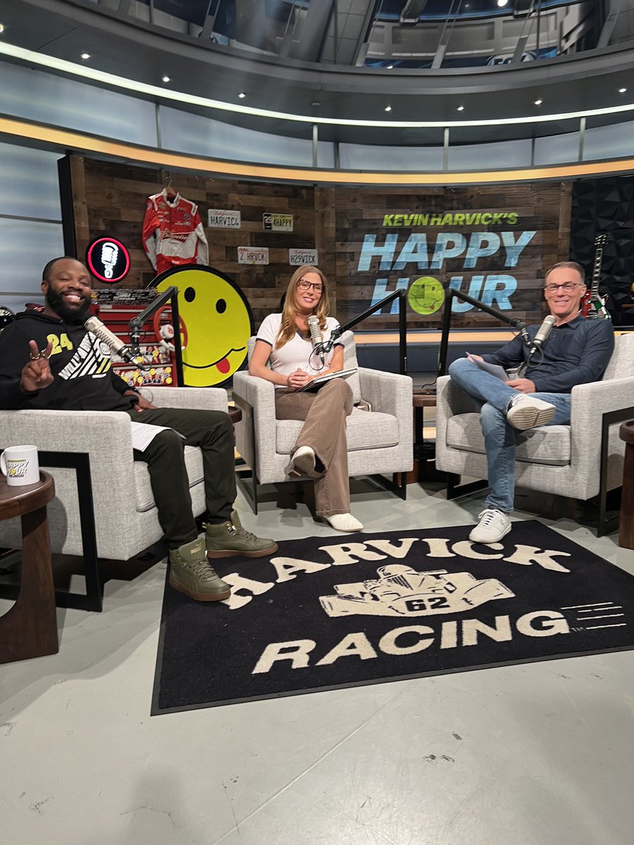 🗣️🗣️CLOSERS ASSEMBLE🗣️🗣️ #ICYMI: @HarvickHappyPod has a brand new episode out @kaitlynvincie, @KevinHarvick, and ya boy are at it again. 1) Nobody could pass!! Except the winner that came from 18th👀. 2) Find out what Harvicking is. 🤣 3) Leggo! 🔗 youtu.be/WzmCDzD_DF0?si…