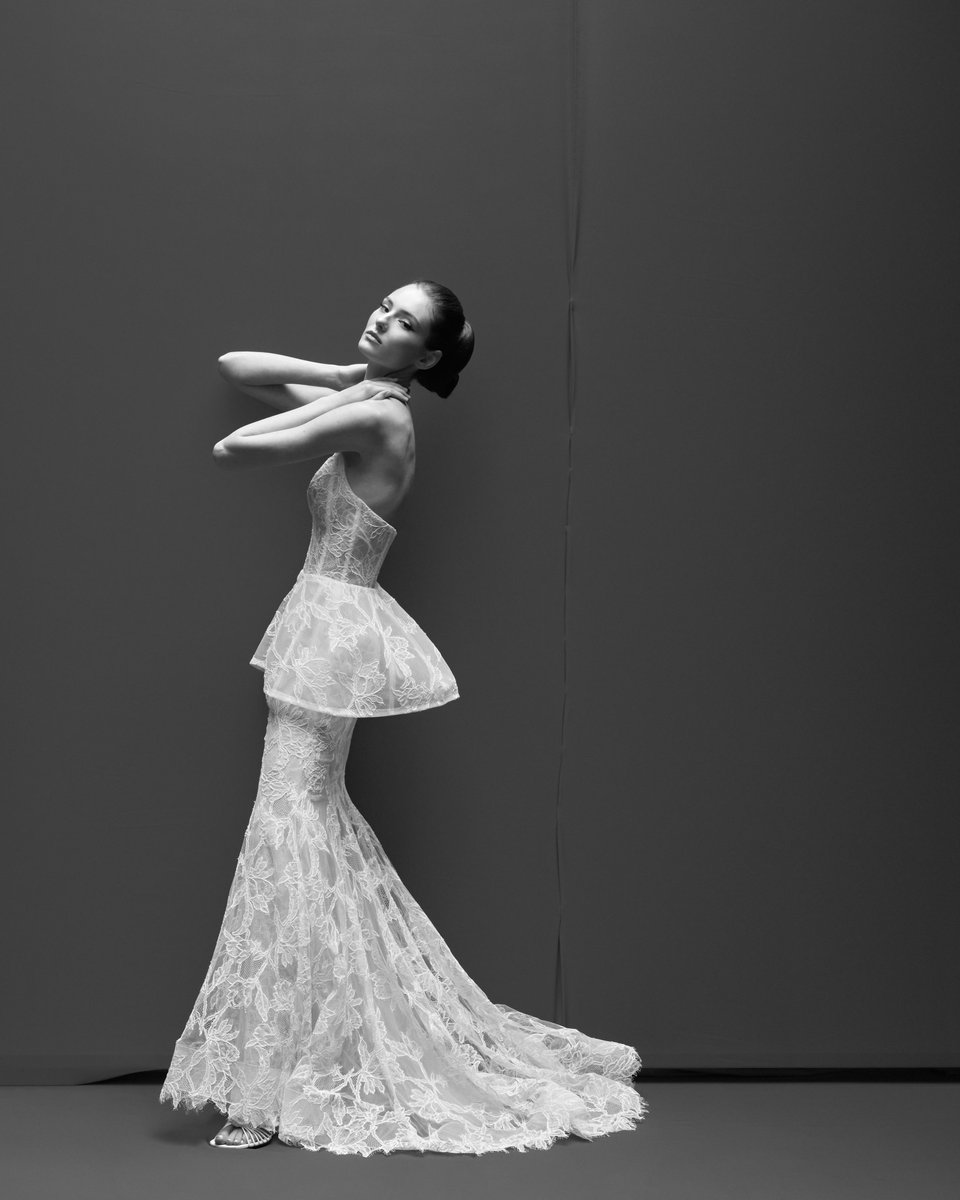 Step into the world of Colombian designer Francesca Miranda. Her bridal spring 2025 collection is a testament to her distinctive style and unwavering commitment to timeless romance. cfda.com/news/francesca…