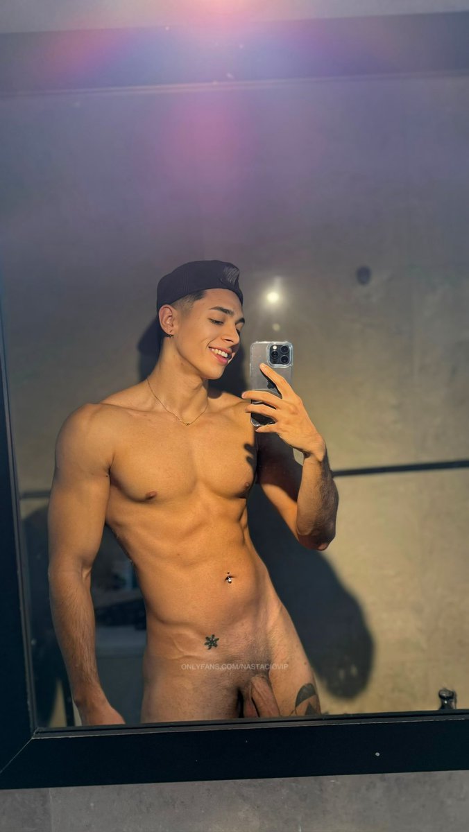 leogostosoxxx's tweet photo. Na academia 😇 / Em casa 😈

Qual deles você prefere? https://t.co/FgtJeWrfB4