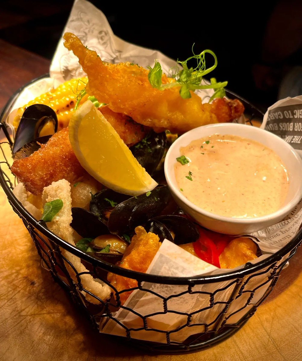 Doyle's Fish Basket @scotchbonnetmalahide.

Mouth-watering 📷

doylesseafood.ie

#Fish #fishmonger #freshfish #fishrestaurant #seafood #seafoodwholesale #seafoodrestaurant