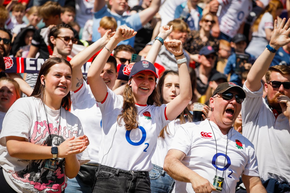 We have a pair of Women's Six Nations hospitality tickets up for grabs for England vs Ireland at Twickenham on April 20, including food and an open bar! Repost this post and follow us & @RedRosesRugby by 12pm on Monday April 15 for a chance to win. T&Cs: bit.ly/ESengire