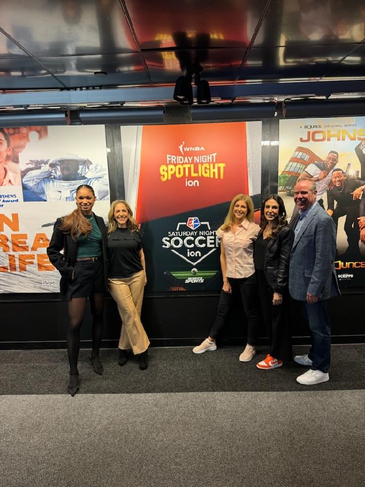 Such a great discussion last night with this group and our partners @ScrippsSports. Thanks @lawlor_scripps for the oppt to share the stage with @BonnieBernstein, @ColieEdison, @darian_jenks on all things #nwsl #wnba and more.
