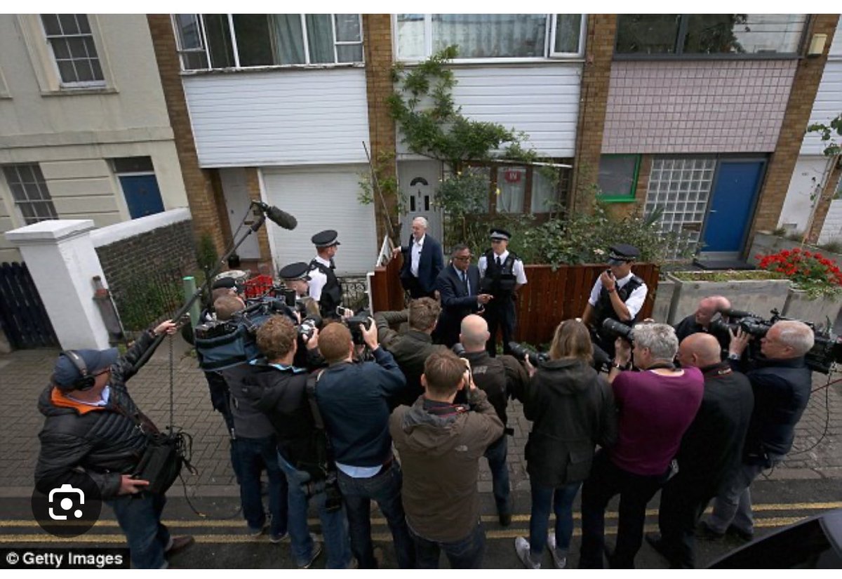 @GaryLineker Is no-one going to mention the fact that the media, tories in particular, labour right - all indulged in seeing #JeremyCorbyn doorstepped?

I dont live in Jeremy’s constituency, in fact I don’t live anywhere near it, but I know his frontdoor, his garden thanks to “media” doorstep