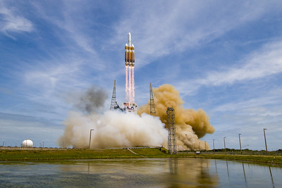 ulalaunch's tweet photo. Check out liftoff photos from yesterday's #DeltaIVHeavy #NROL70 launch taken by ULA in our Flickr album! 

📷: https://t.co/aMOAXbXK7v https://t.co/5njLNuvxKA