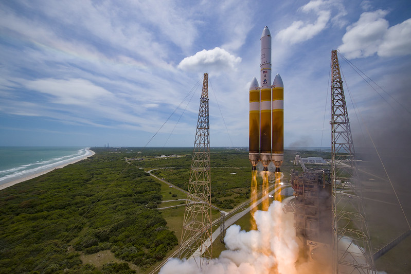 Check out liftoff photos from yesterday's #DeltaIVHeavy #NROL70 launch taken by ULA in our Flickr album! 📷: flic.kr/s/aHBqjBhcRW