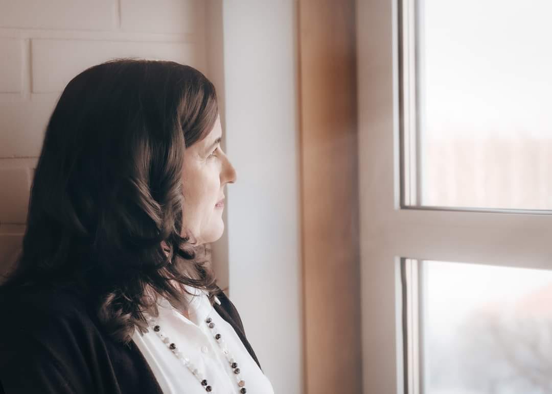 Haluaisin puhua #kasvurauhasta. Lapsen elämä on ja tapahtuu tässä ja nyt. Aikuisen tehtävä on auttaa lapsi hankalan olon yli, kannatella. Lempeydellä ja rakkaudesta käsin ohjata. Voisimmeko antaa lapsen elää tätä ainutkertaista hetkeä, jota kutsutaan elämäksi? Ja itsemmekin.