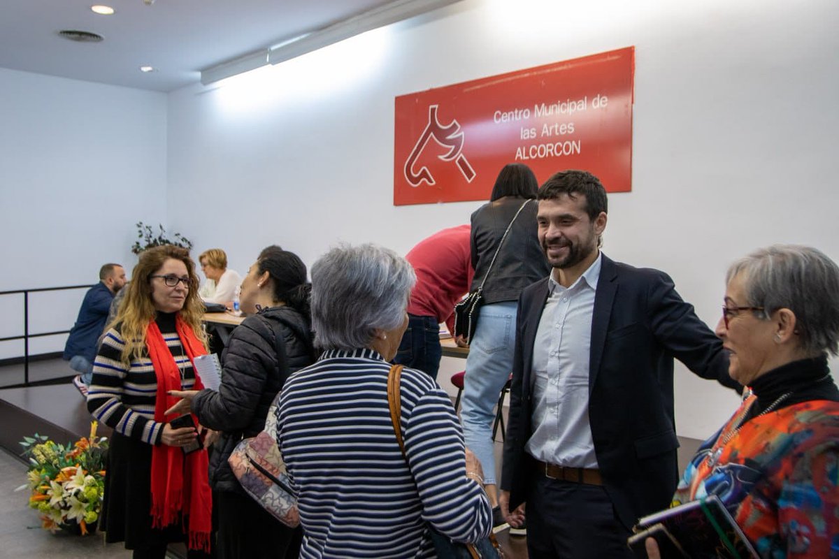 Ayer tuvimos una primera reunión con el tejido asociativo para calentar motores para la próximas fiestas patronales 2024 #Alcorcón Por unas fiestas diseñadas entre todas @AytoAlcorcon @Raquel_GanarAlc @jesussantosalc @cabd