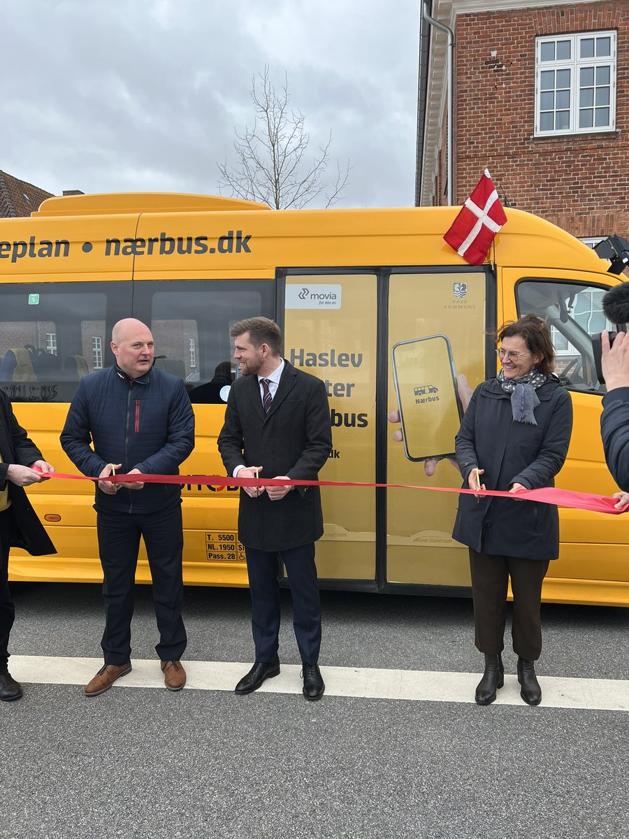Spændende koncept med “Nærbus” i Haslev. Jeg håber at forsøget bliver en bragende succes, så vi kan brede det ud til hele landet. Kan blive et godt skridt mod bedre offentlig transport i vores landdistrikter og mindre bysamfund #dkpol