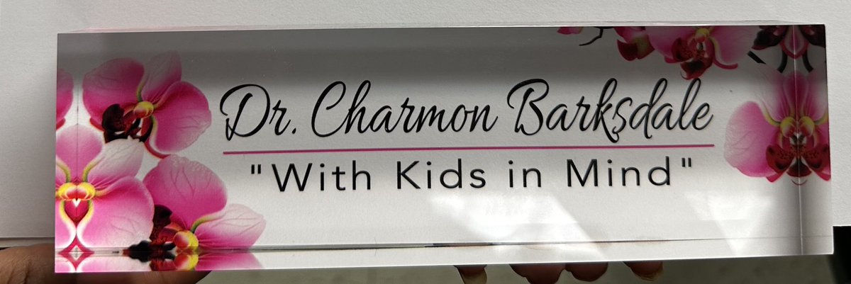 Feeling blessed! Walked into work today to this beautiful gift from my ELAR&Math Demo Ts. They said it was time I had something w/Dr. on it🤣 Girl power! 💪🏾💪🏾
#NTheGame4Kids #WithKidsinMind