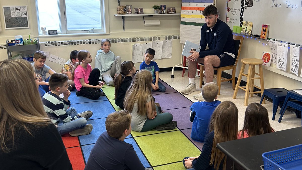 MaineMBB's tweet photo. Thank you to the staff at Patricia A Duran school in Hermon for inviting us to be a part of their Community Reader Day!

#blackbearnation https://t.co/JrP8mQpjhl